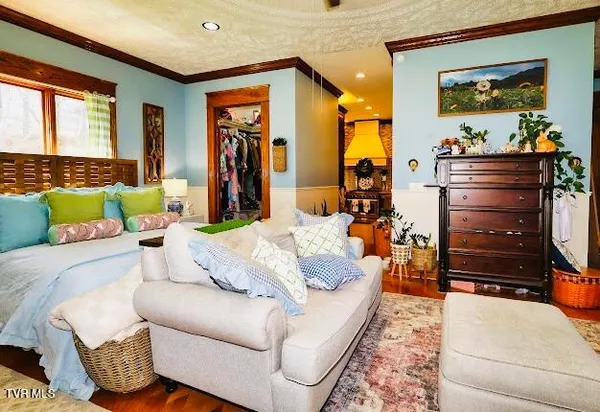 $1,699,999 | 900 Tanager Drive, Bluefield, VA 24605