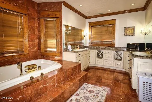 $1,750,000 | 900 Tanager Drive, Bluefield, VA 24605