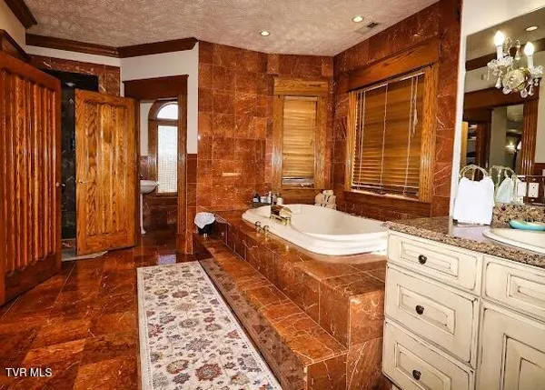 $1,699,999 | 900 Tanager Drive, Bluefield, VA 24605