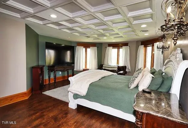$1,699,999 | 900 Tanager Drive, Bluefield, VA 24605
