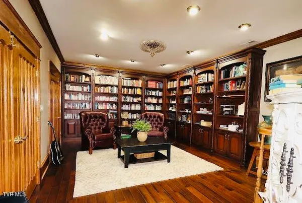 $1,699,999 | 900 Tanager Drive, Bluefield, VA 24605