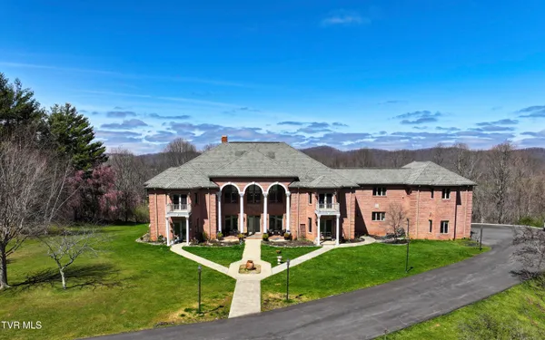$1,699,999 | 900 Tanager Drive, Bluefield, VA 24605