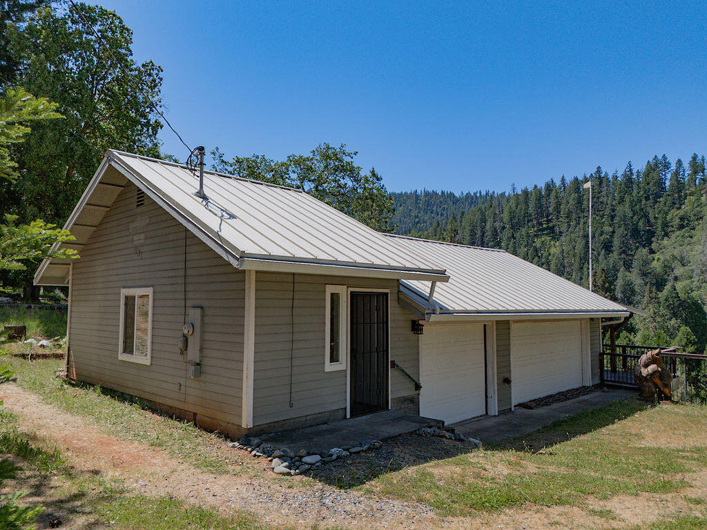 331 Steel Bridge Road Douglas City, CA 96024 - Photo 41 of 43 building