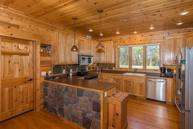 $1,395,000 | 30205 190th Lane, Isle, MN 56342