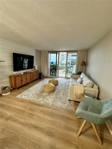 $4,000 | 3540 South Ocean Boulevard, Unit 302, South Palm Beach, FL 33480