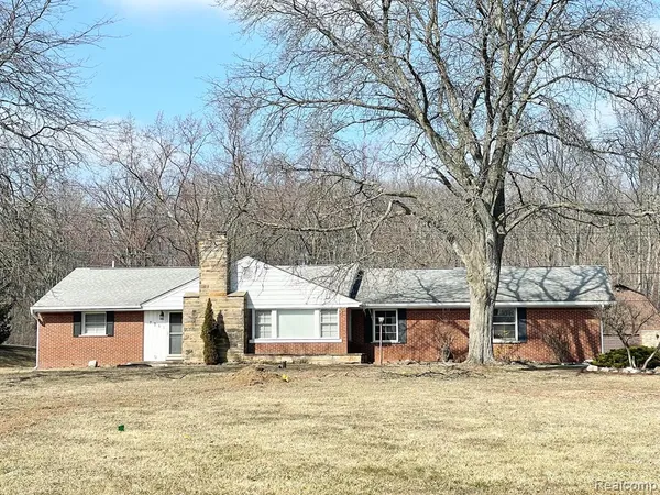 $2,400 | 7263 Verona Street, West Bloomfield, MI 48322