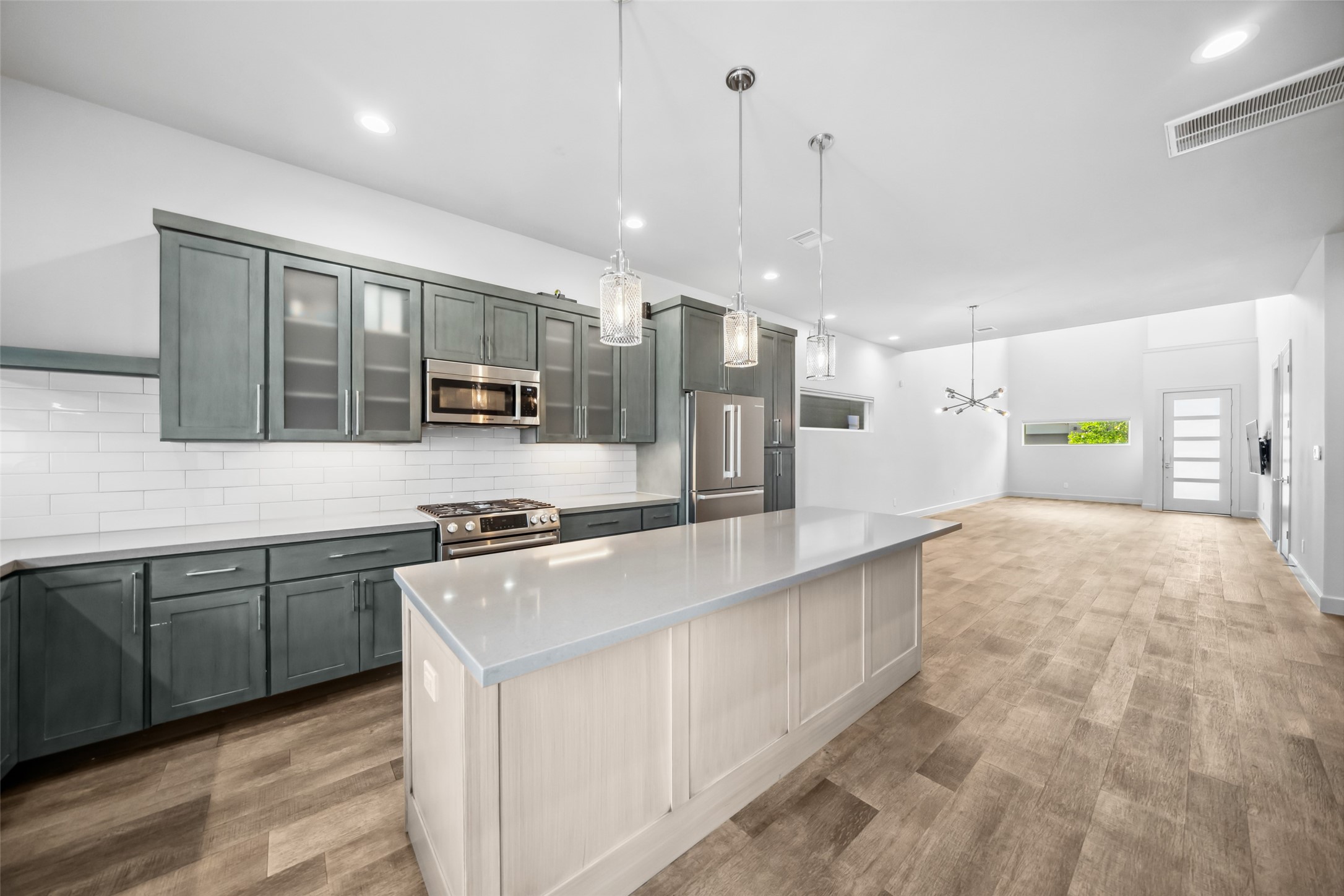 6809 Troya Lane Houston, TX 77092 - Photo 12 of 49