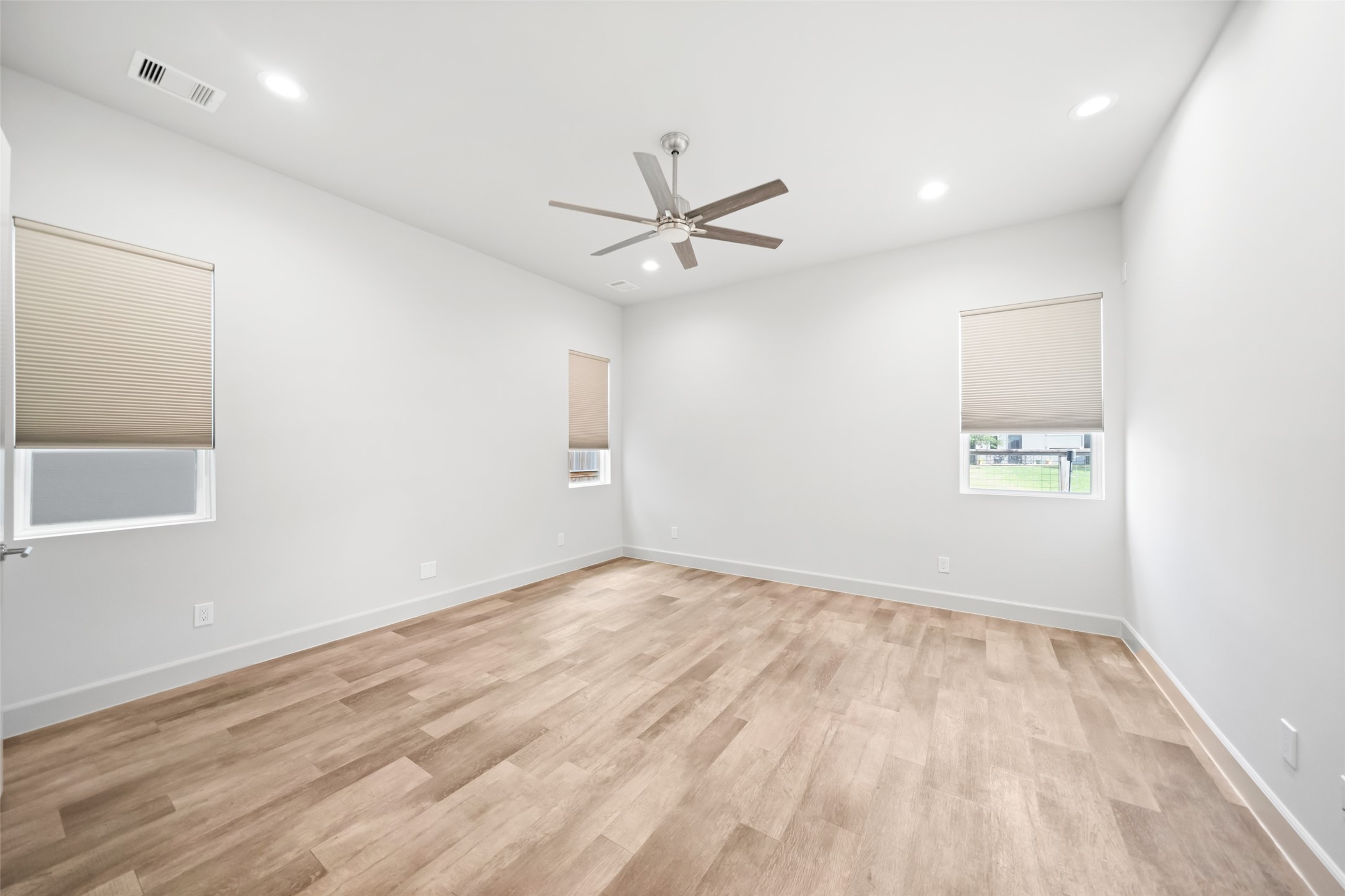 6809 Troya Lane Houston, TX 77092 - Photo 22 of 49