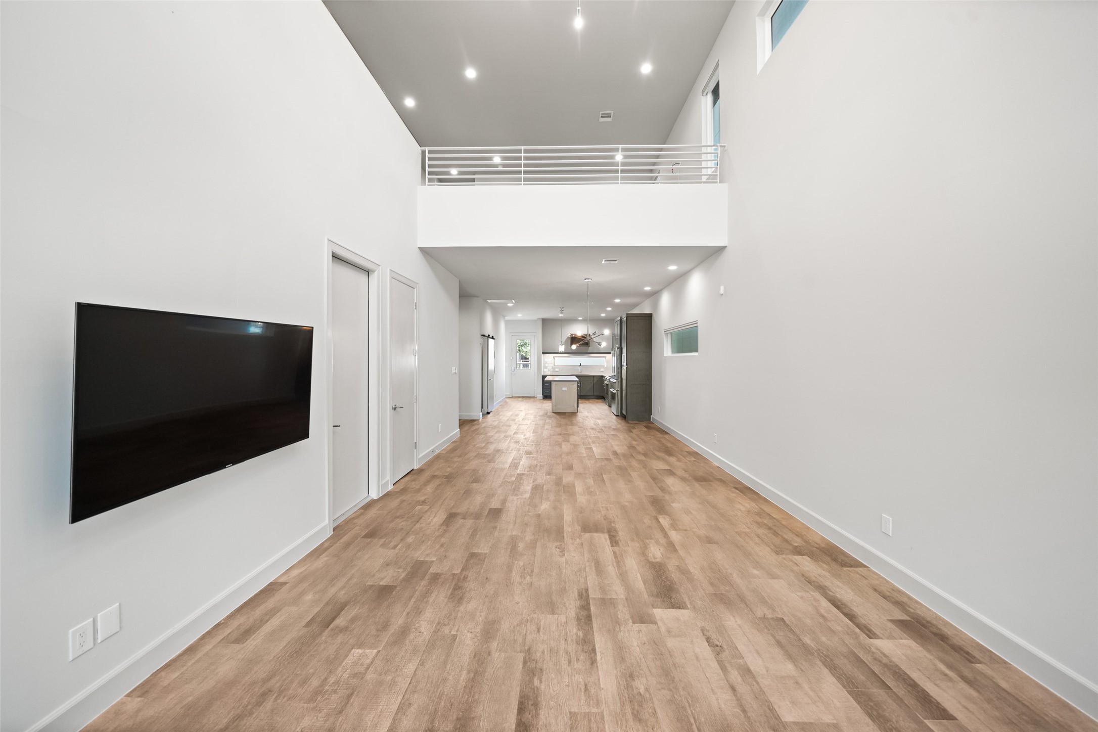 6809 Troya Lane Houston, TX 77092 - Photo 5 of 49