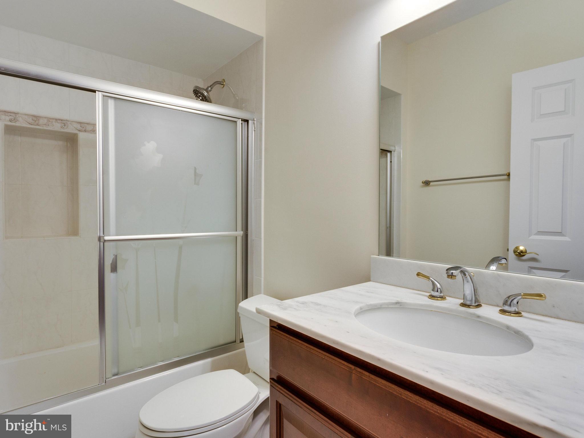 10423 Lawyers Road Vienna, VA 22181 - Photo 29 of 30 Bath
