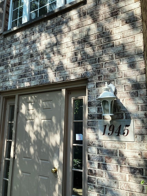 1945 Matthew Court, Unit D Elgin, IL 60123 - Photo 2 of 22 a closeup of a sink