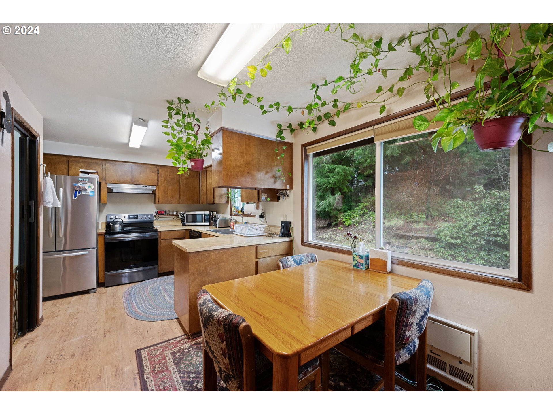 27070 Northwest Timber Road Forest Grove, OR 97116 - Photo 17 of 34 Kitchen/Nook