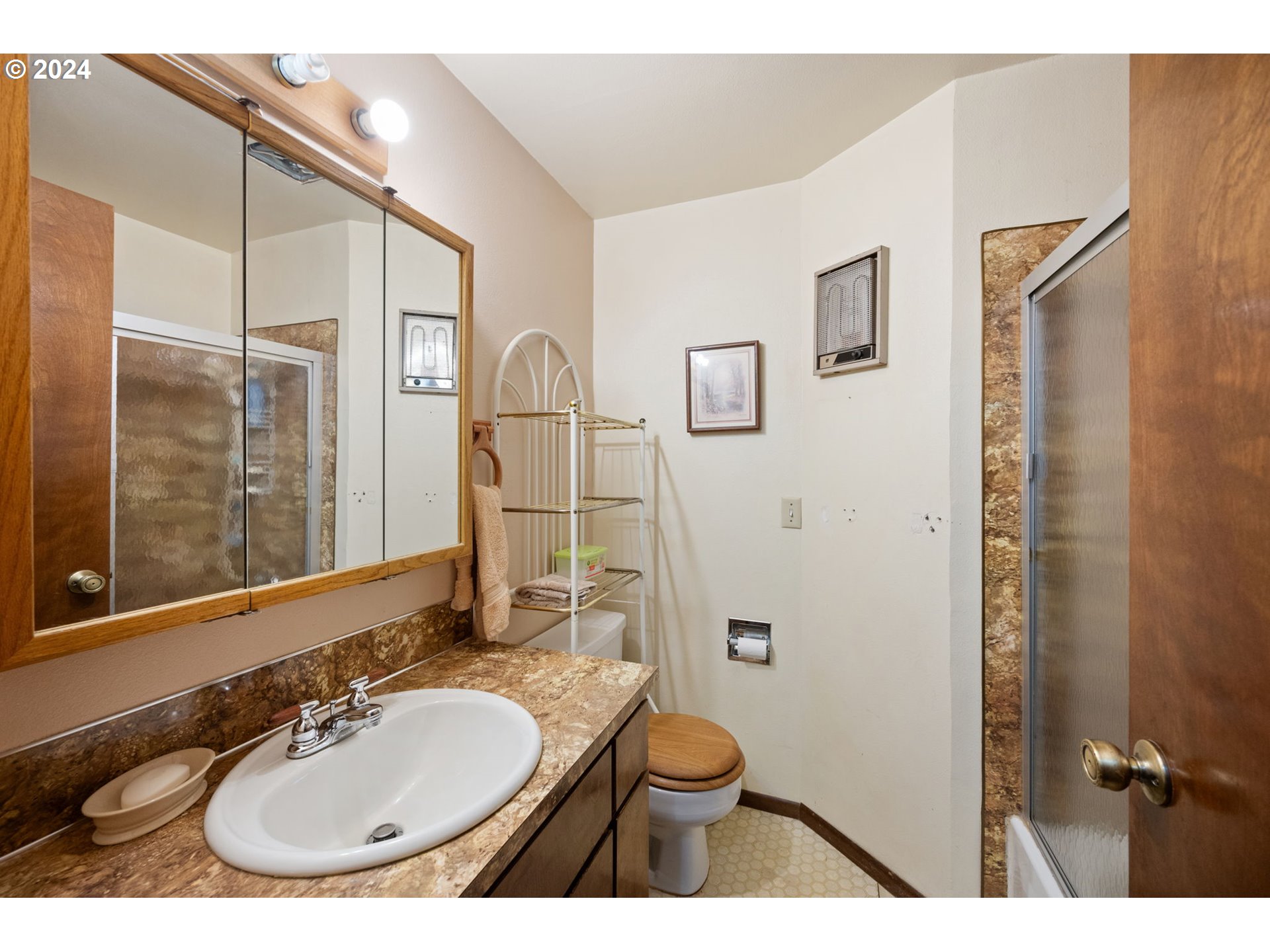 27070 Northwest Timber Road Forest Grove, OR 97116 - Photo 8 of 34 Bathroom