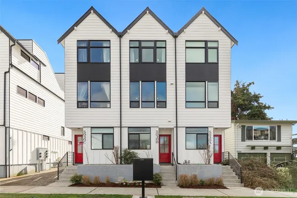 $3,600 | 5030 Sand Point Place Northeast, Unit B, Seattle, WA 98105