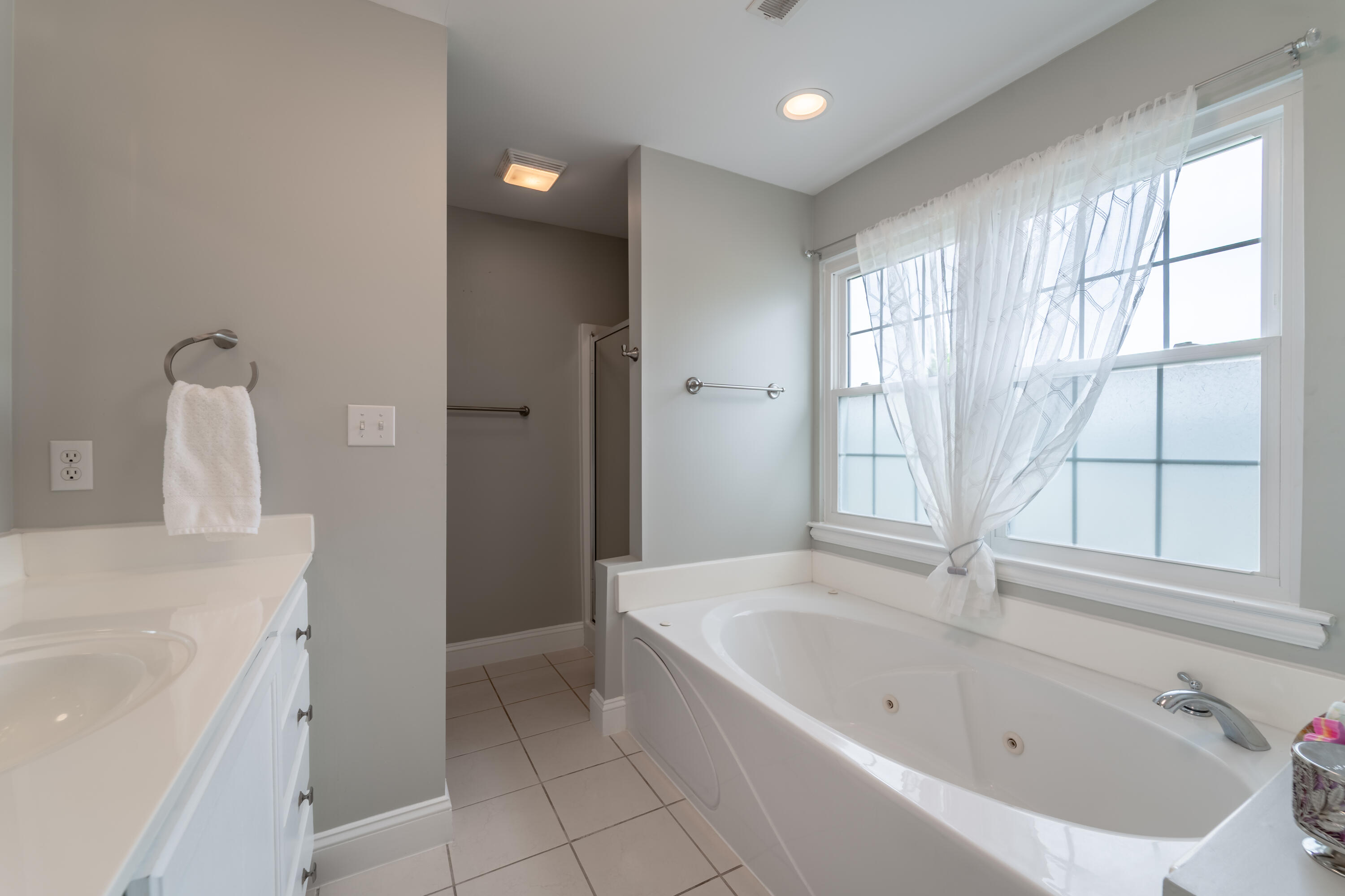 1913 Speedwell Road Richmond, KY 40475 - Photo 28 of 40 1913 Speedwell Rd-master bath
