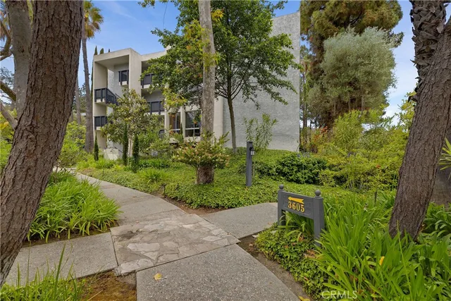 $515,000 | 3605 West Hidden Lane, Unit 307, Rolling Hills Estates, CA 90274
