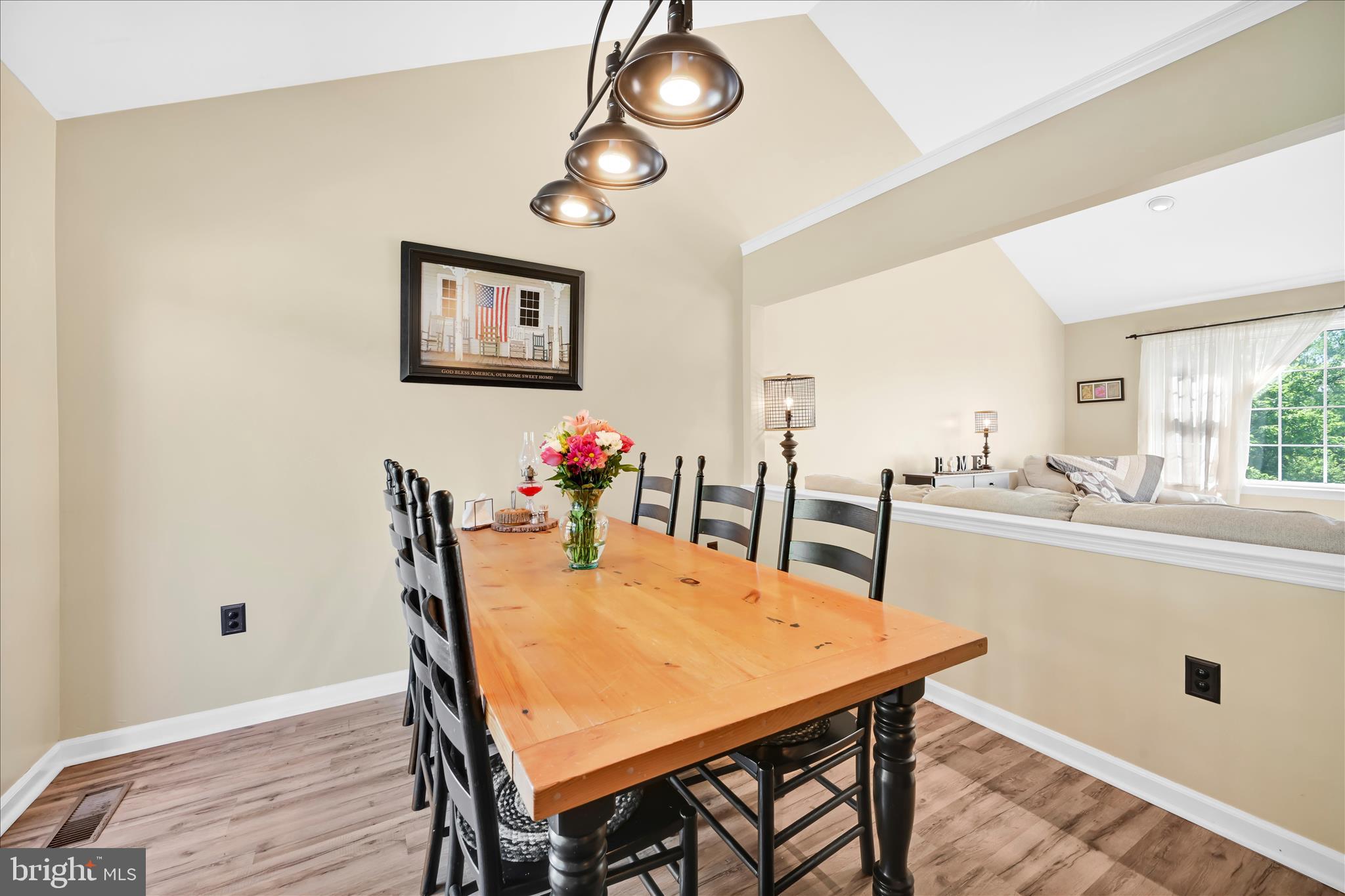302 Grant Road Reinholds, PA 17569 - Photo 10 of 38 Dining Area