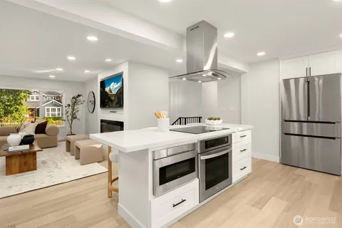 $2,499,988 | 4615 88th Avenue Southeast, Mercer Island, WA 98040