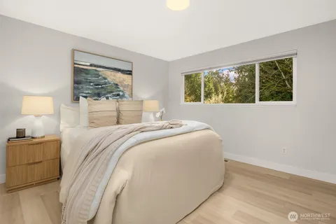 $2,499,988 | 4615 88th Avenue Southeast, Mercer Island, WA 98040