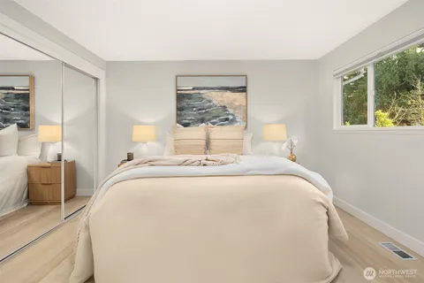 $2,499,988 | 4615 88th Avenue Southeast, Mercer Island, WA 98040