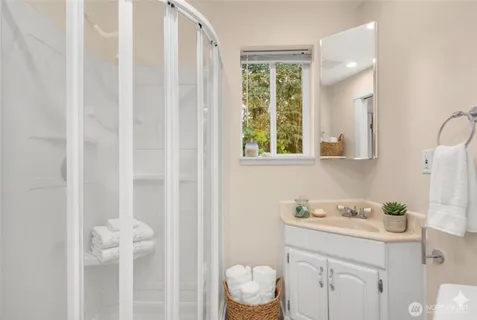$2,499,988 | 4615 88th Avenue Southeast, Mercer Island, WA 98040