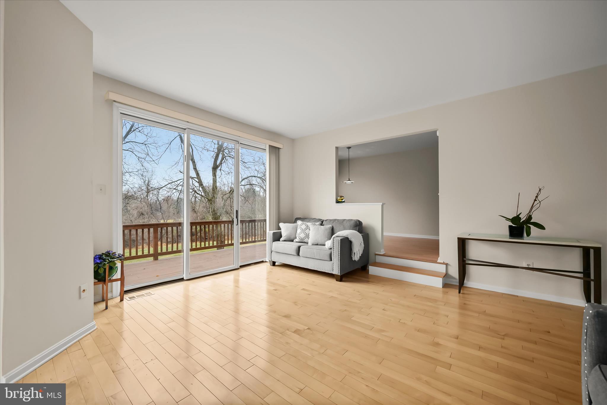 5153 Columbia Road, Unit 13 34 Columbia, MD 21044 - Photo 11 of 55 Living room