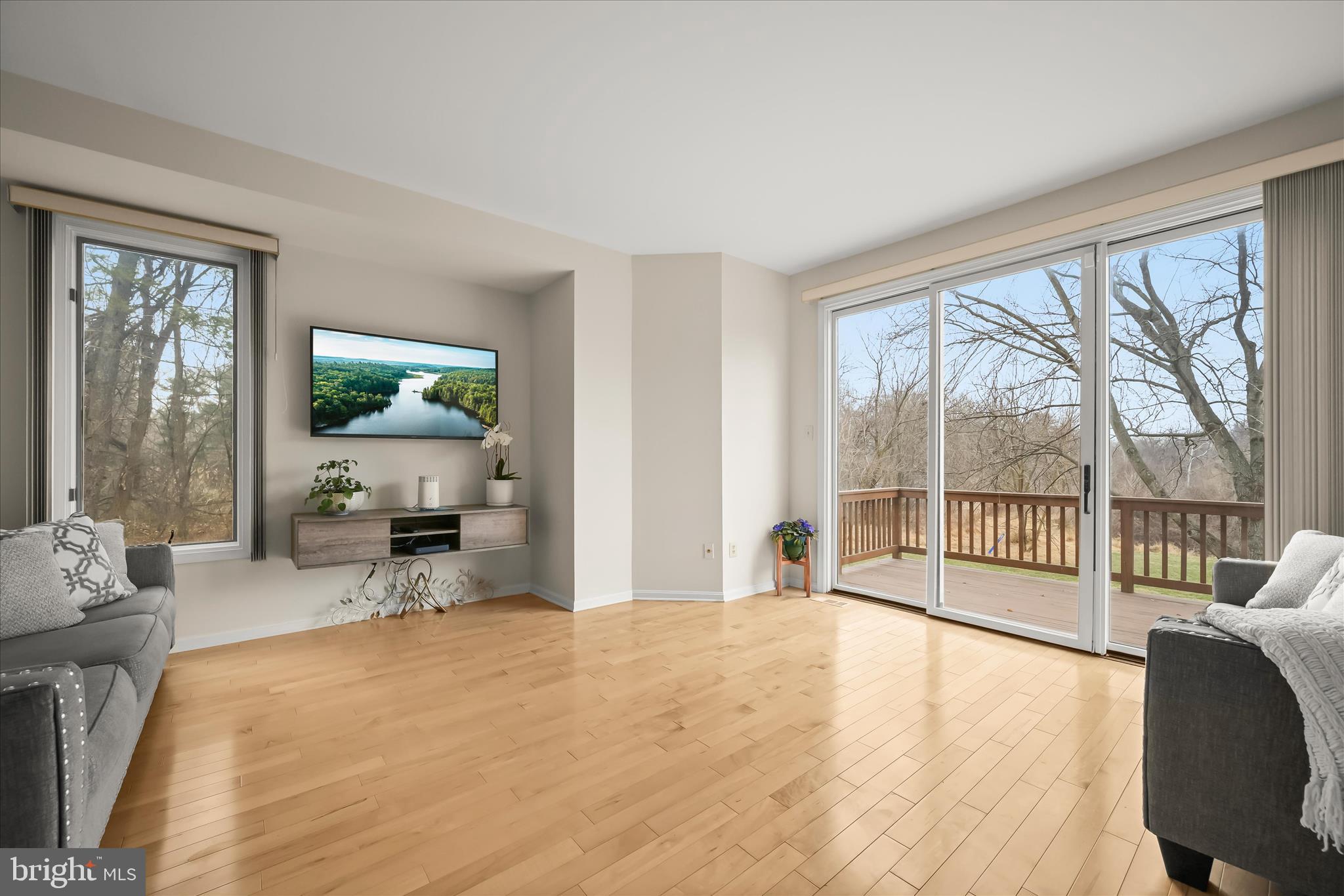5153 Columbia Road, Unit 13 34 Columbia, MD 21044 - Photo 12 of 55 Living room