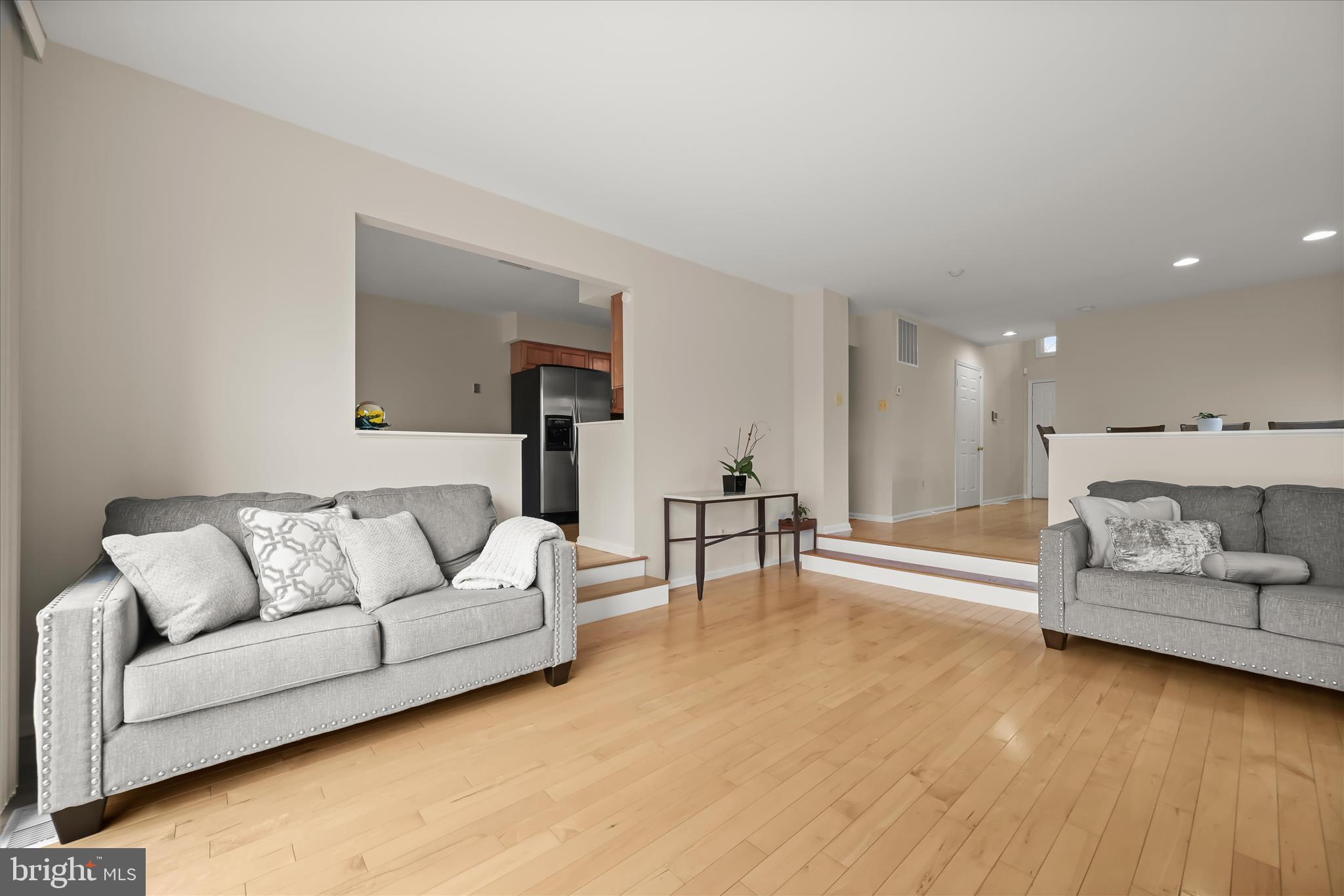 5153 Columbia Road, Unit 13 34 Columbia, MD 21044 - Photo 13 of 55 Living room