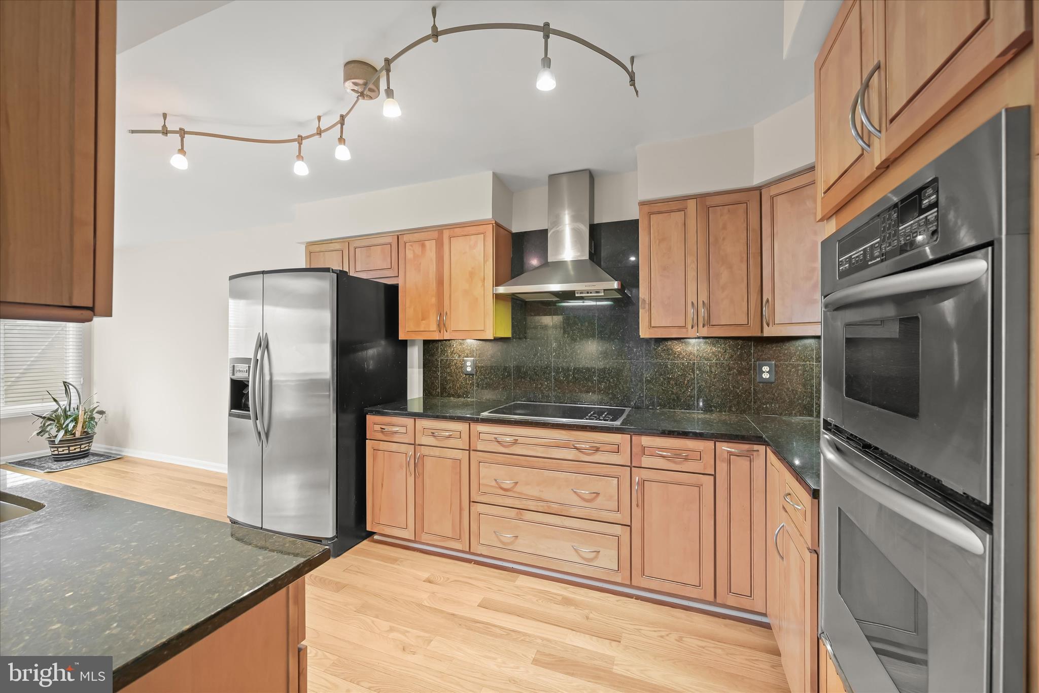 5153 Columbia Road, Unit 13 34 Columbia, MD 21044 - Photo 17 of 55 Granite countertops & stainless steel appliances