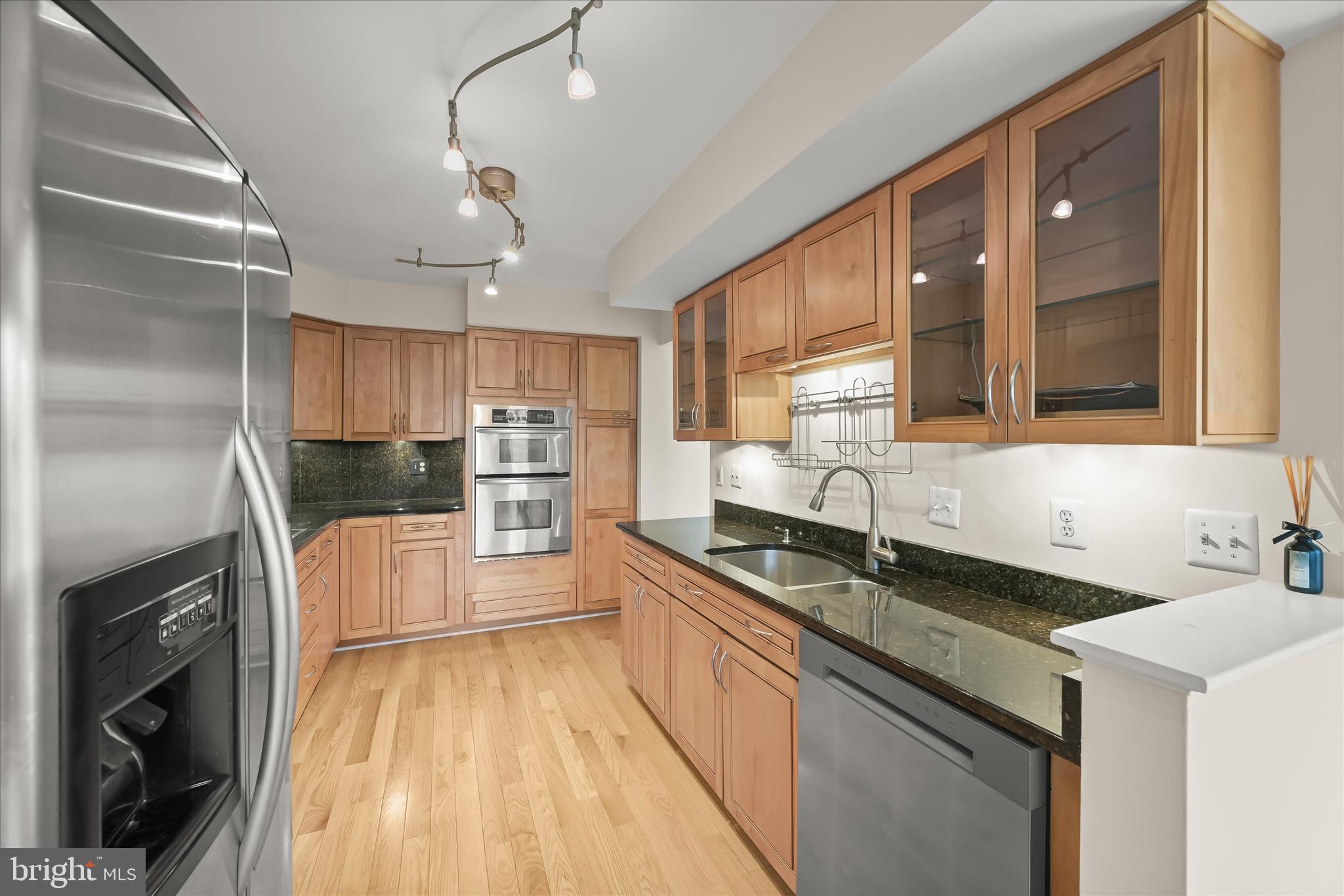 5153 Columbia Road, Unit 13 34 Columbia, MD 21044 - Photo 19 of 55 Kitchen