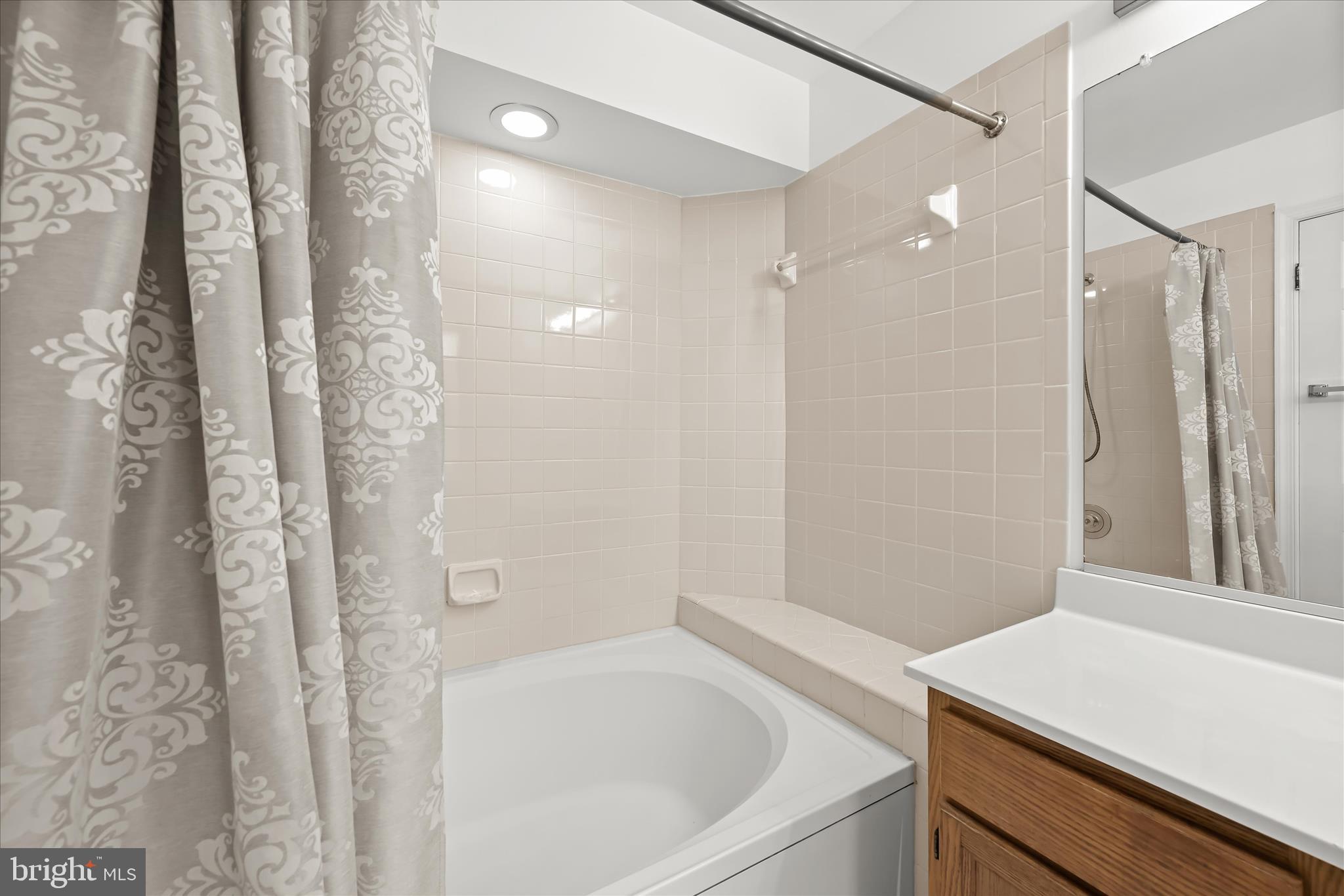 5153 Columbia Road, Unit 13 34 Columbia, MD 21044 - Photo 29 of 55 Primary bathroom