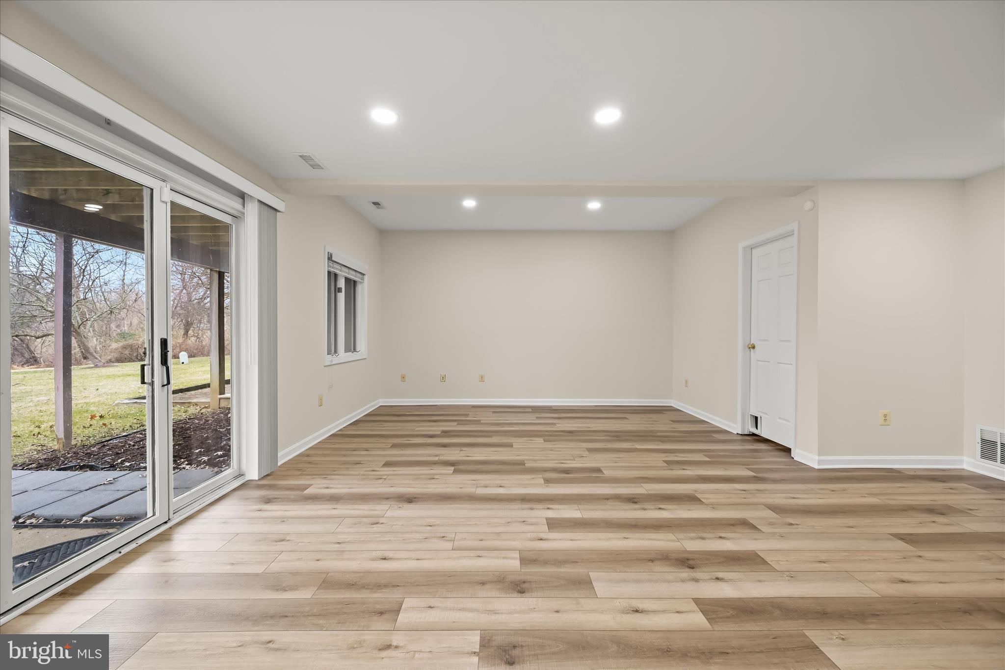 5153 Columbia Road, Unit 13 34 Columbia, MD 21044 - Photo 40 of 55 Family room