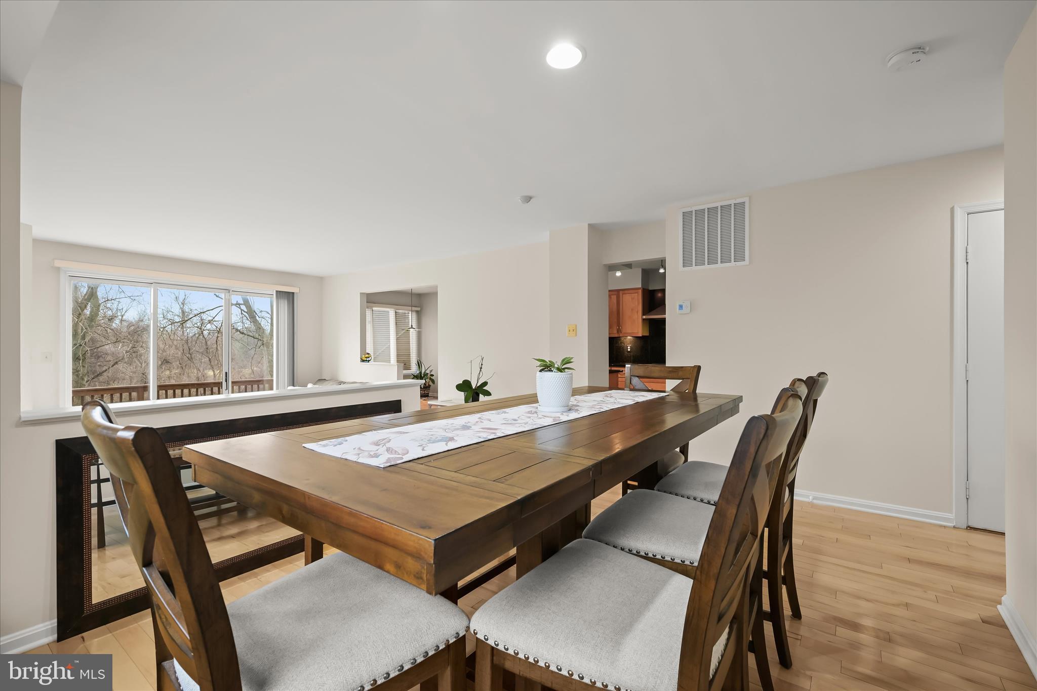 5153 Columbia Road, Unit 13 34 Columbia, MD 21044 - Photo 9 of 55 Dining room