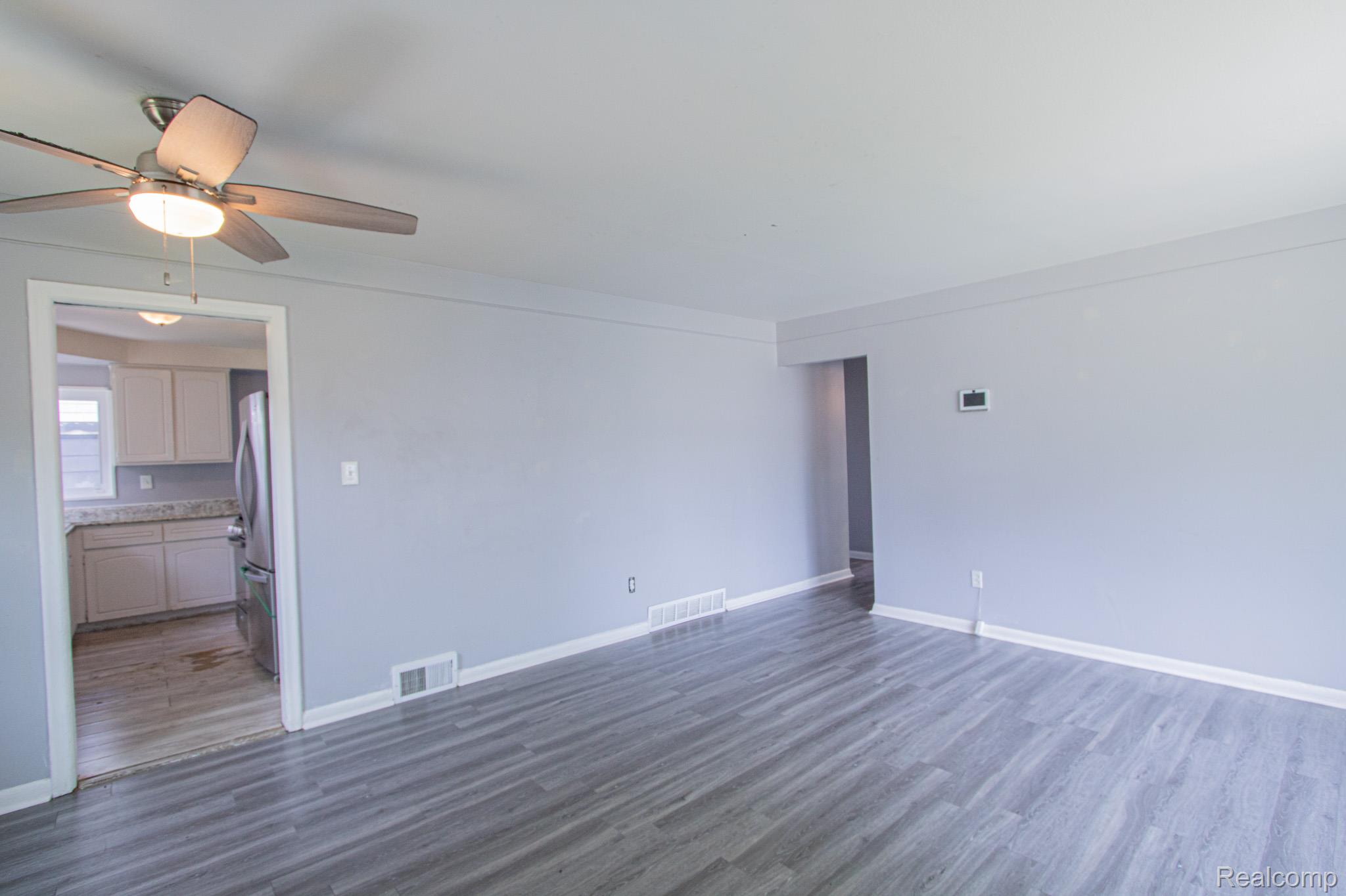 29864 Brooklane Street Inkster, MI 48141 - Photo 3 of 27 IMG_1883.jpg