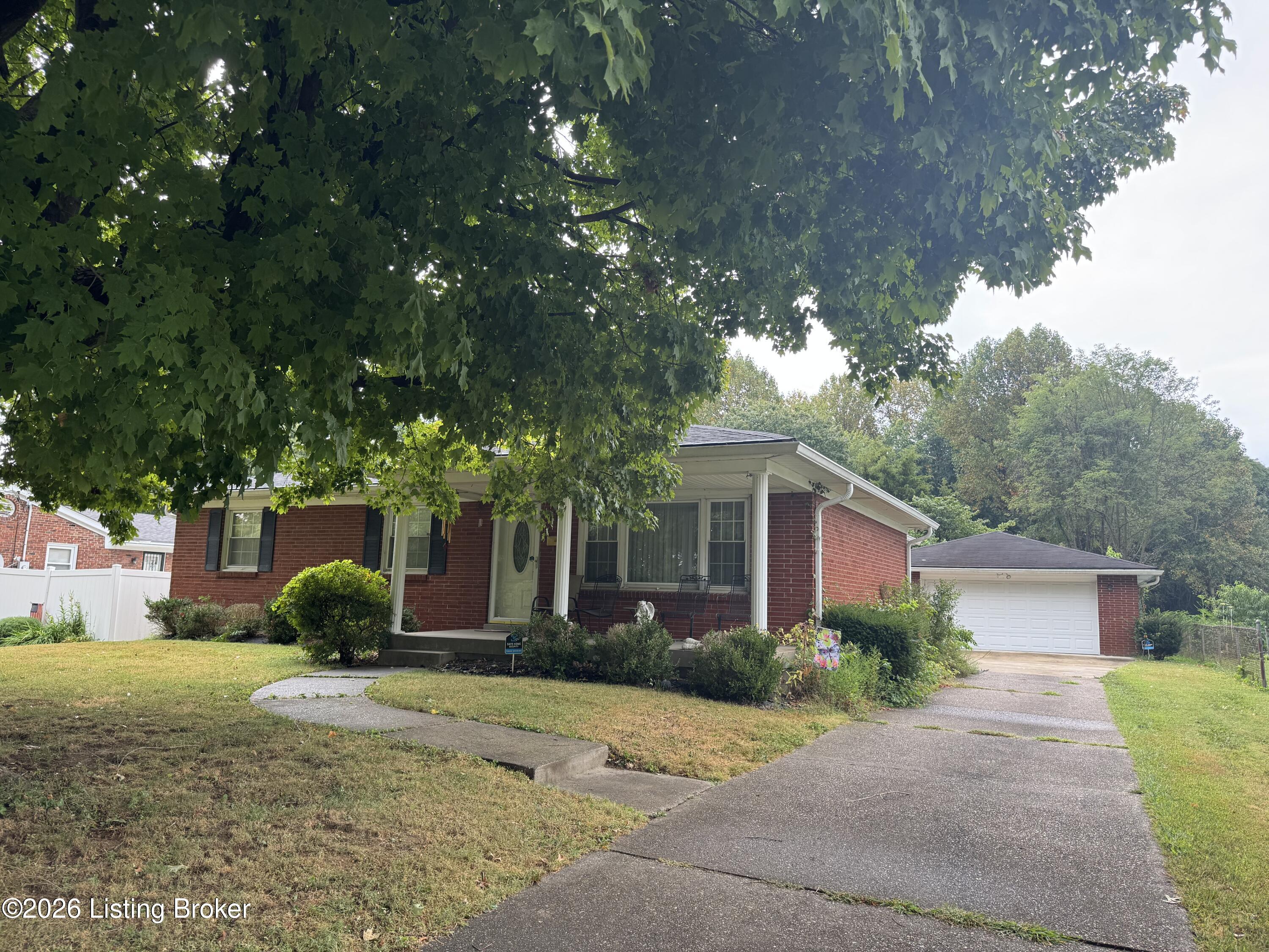 5522 Beth Road Louisville, KY 40219 - Photo 1 of 29 IMG_5051