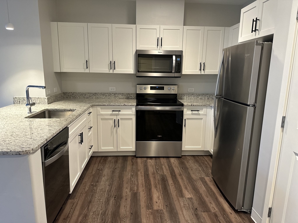 29 Wall Street, Unit 212 Foxboro, MA 02035 - Photo 2 of 7