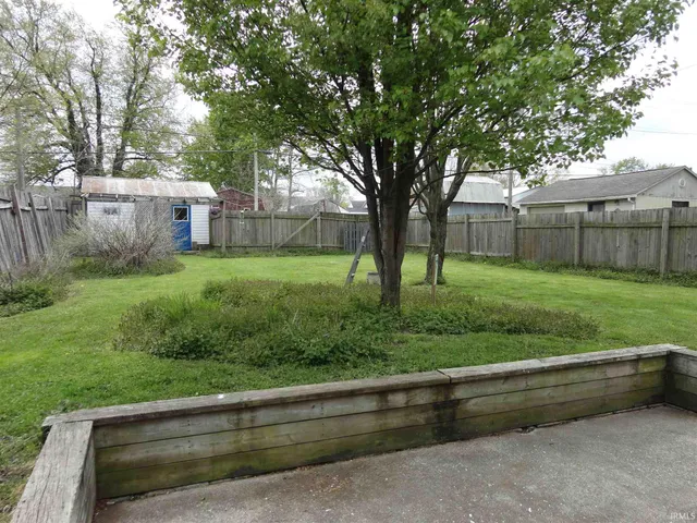 $120,000 | 1010 West Warren Street, Mitchell, IN 47446