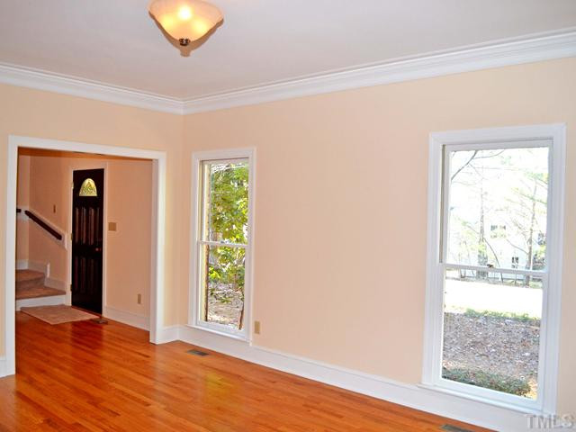 824 Oxgate Circle Raleigh, NC 27615 - Photo 10 of 24 Living Room