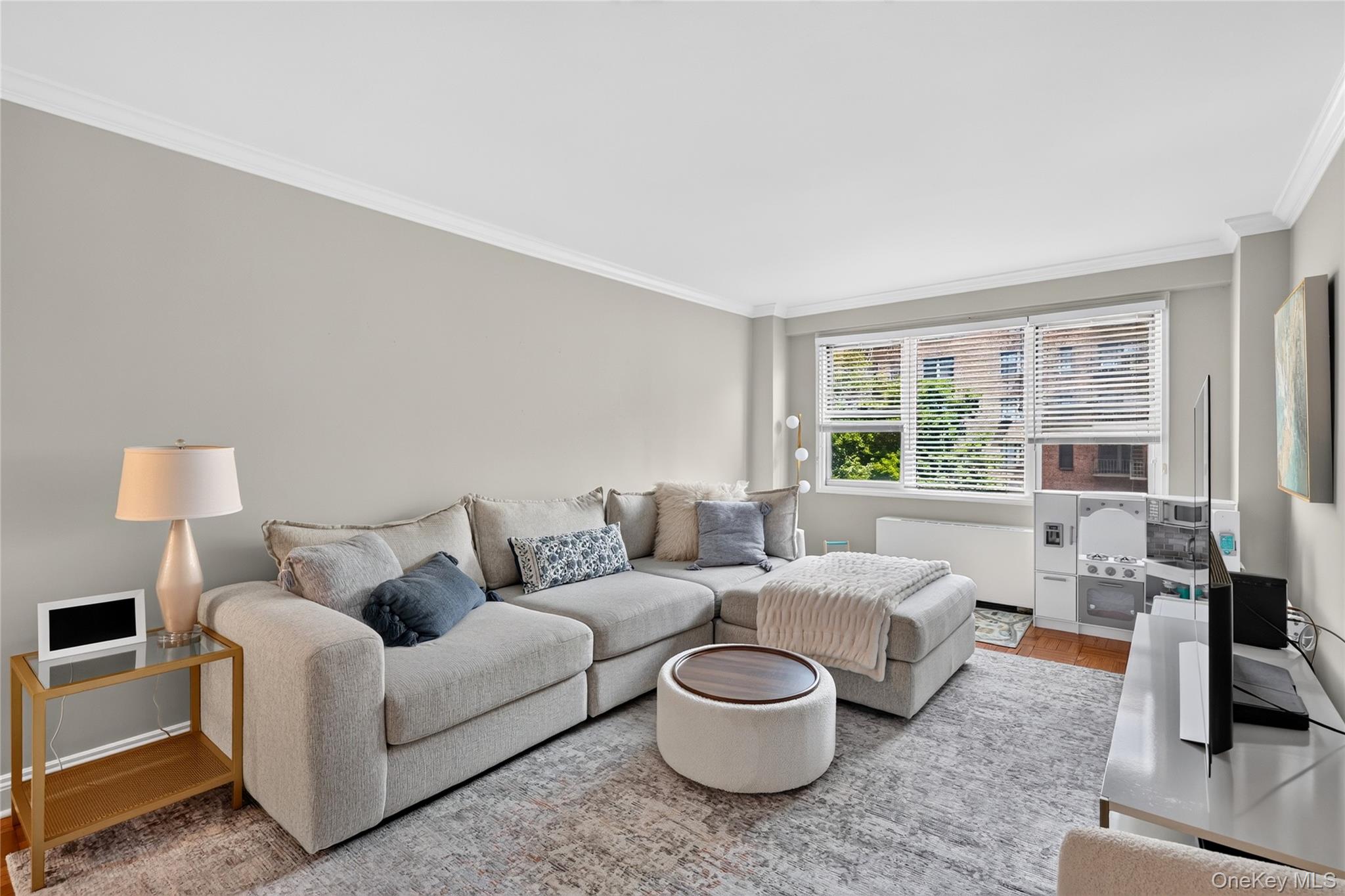 240 Garth Road, Unit 4H2 Scarsdale, NY 10583 - Photo 8 of 27