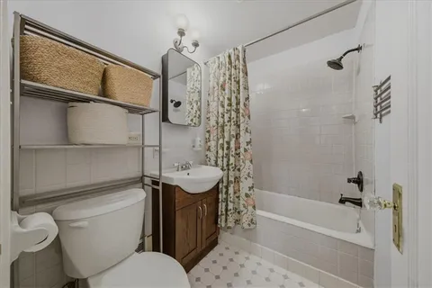 $340,000 | 415 East 70th Street, Kansas City, MO 64131
