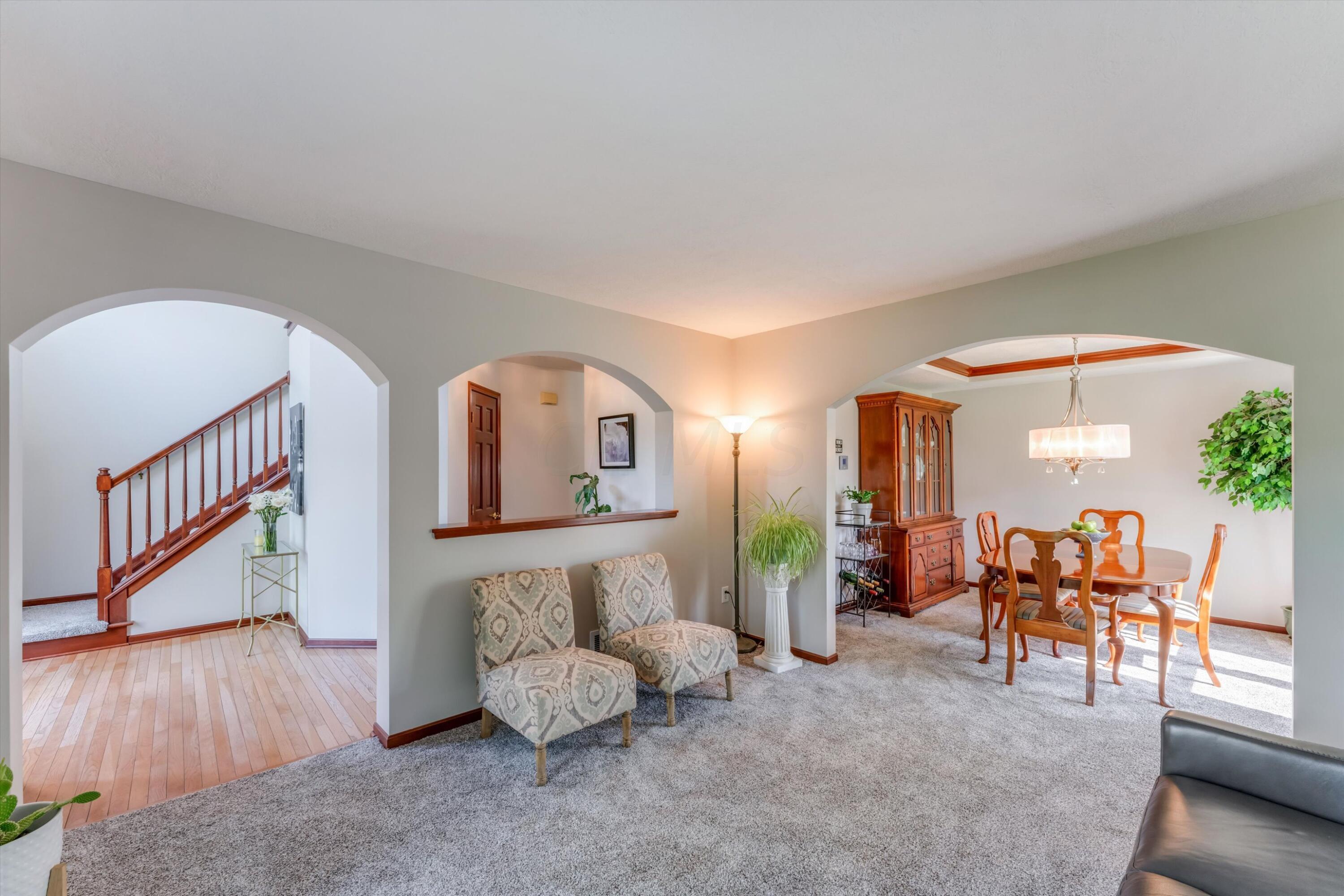 358 Beecher Road Columbus, OH 43230 - Photo 5 of 39 E_Gahanna_358BeecherRoad_Living_Room (2)