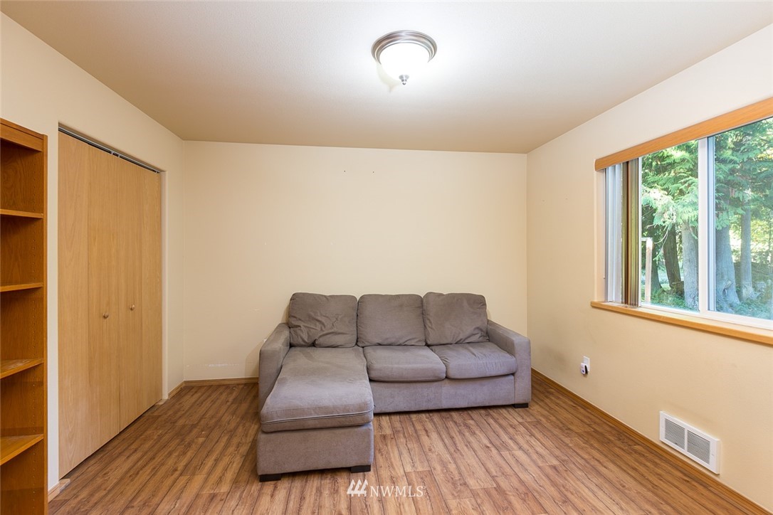 811 Pearce Road Port Angeles, WA 98362 - Photo 13 of 40 Gallery Image 13