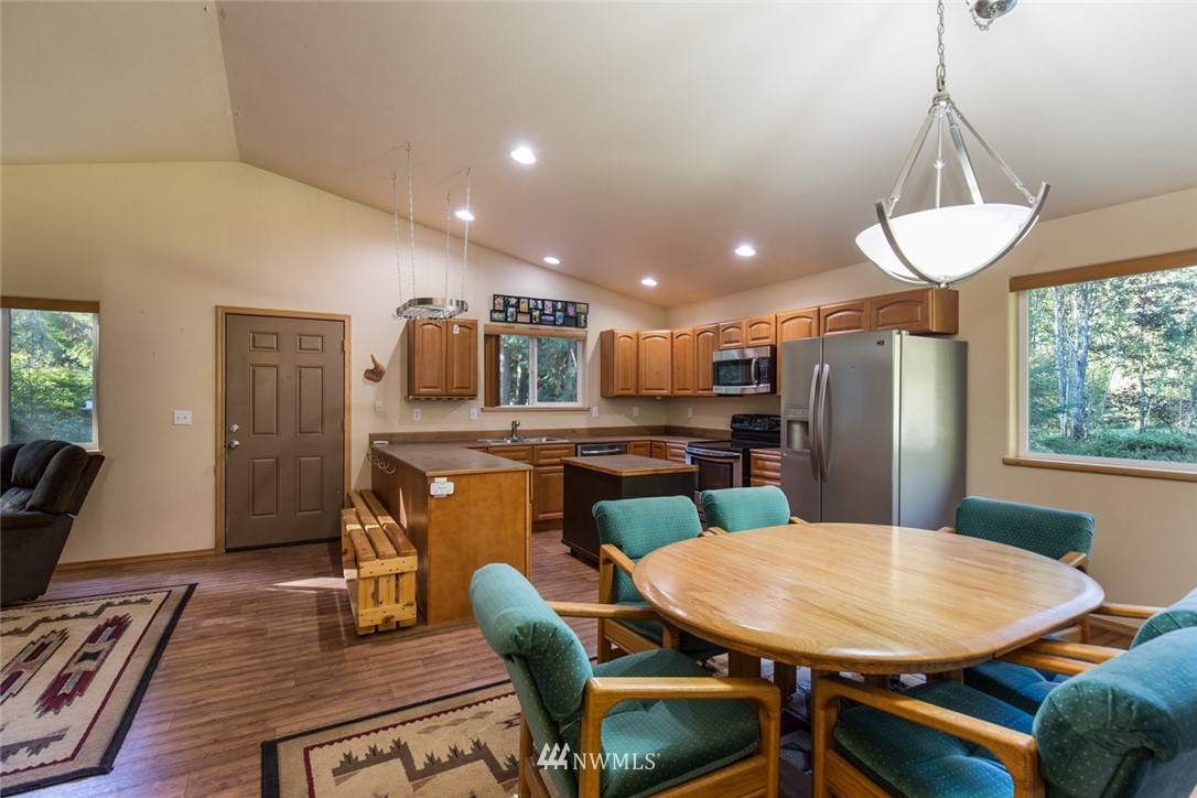 811 Pearce Road Port Angeles, WA 98362 - Photo 14 of 40 Gallery Image 14