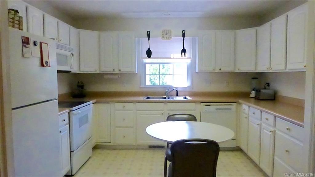 643 High Quarry Road, Unit 643 Hendersonville, NC 28791 - Photo 6 of 22 Gallery Image 6