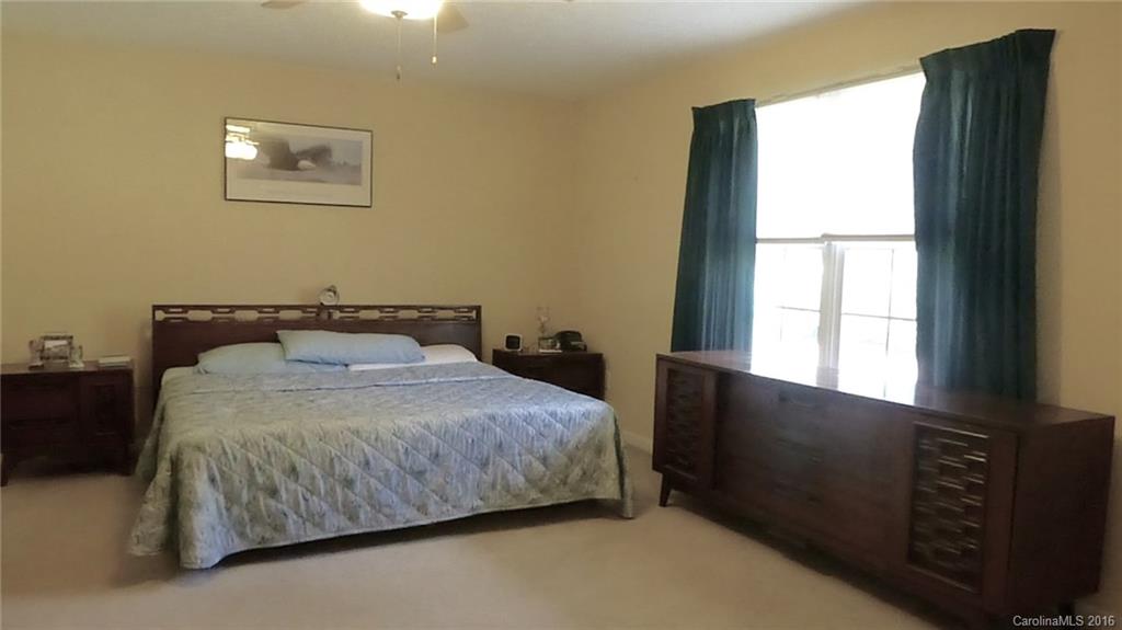 643 High Quarry Road, Unit 643 Hendersonville, NC 28791 - Photo 10 of 22 Gallery Image 10