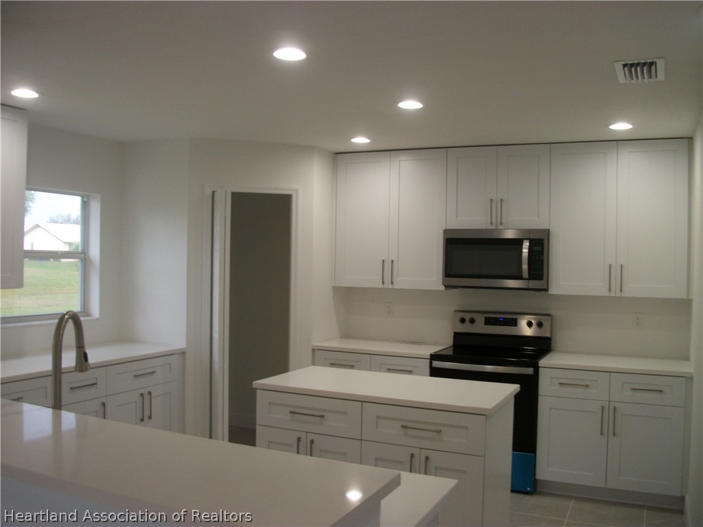 600 Spring Boulevard Sebring, FL 33876 - Photo 4 of 17 Gallery Image 4