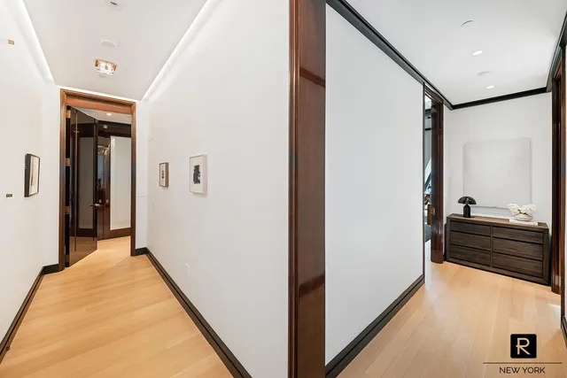 $9,895,000 | 53 West 53rd Street, Unit 50B | Midtown Central