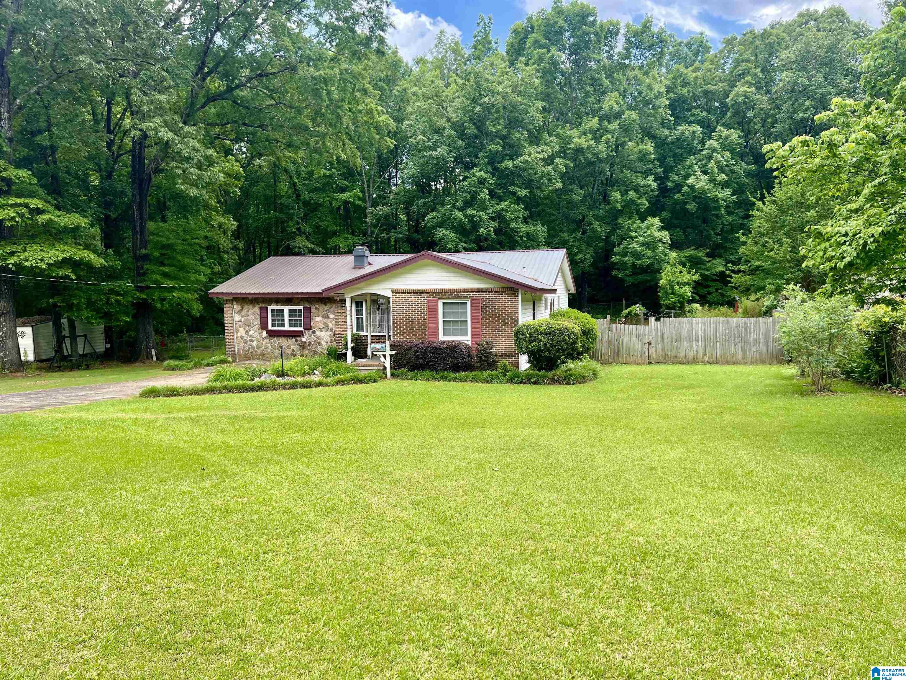 315 Center Point Road Sylacauga, AL 35151 - Photo 2 of 18
