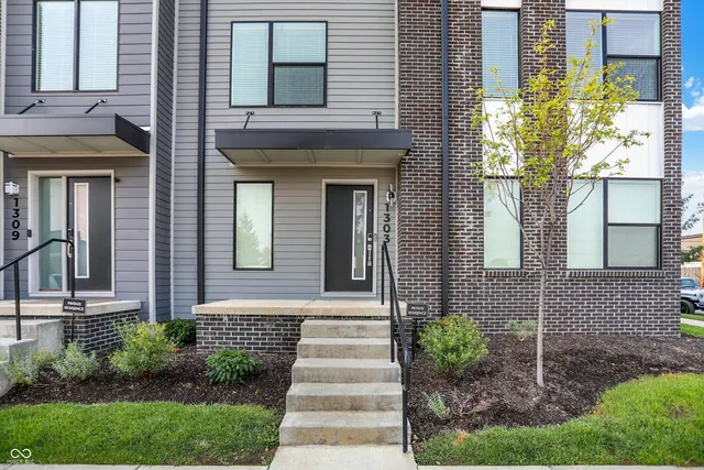 $472,000 | 1303 Deloss Street, Indianapolis, IN 46203