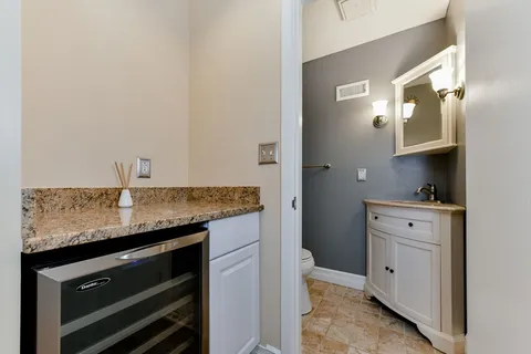 $995,000 | 4 Fresh Pond Place, Cambridge, MA 02138